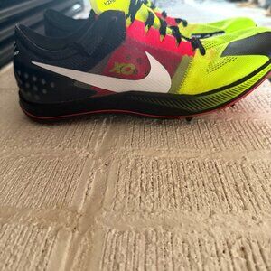 Nike Men's ZoomX Dragonfly SIZE 9